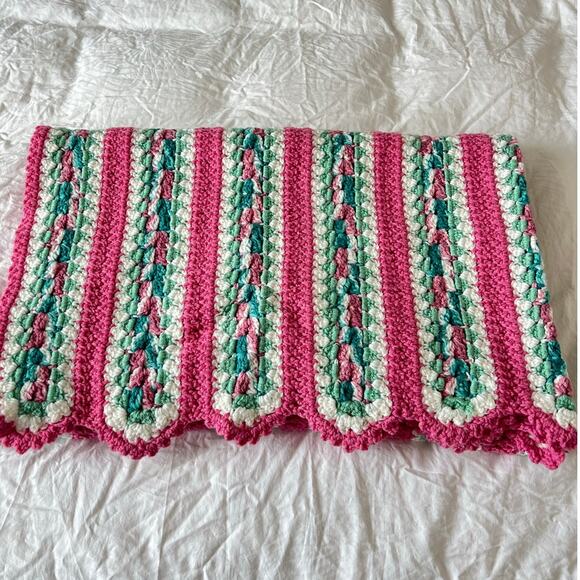 Handmade Crochet Granny Baby Blanket Afghan Knit Scalloped Edge Throw - Picture 4 of 10